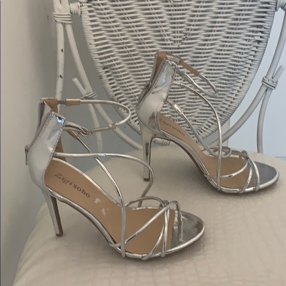 Metallic silver rope wrap style heel great shape !